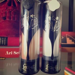 Kat Von D Lock-it Light 48 foundation and primer